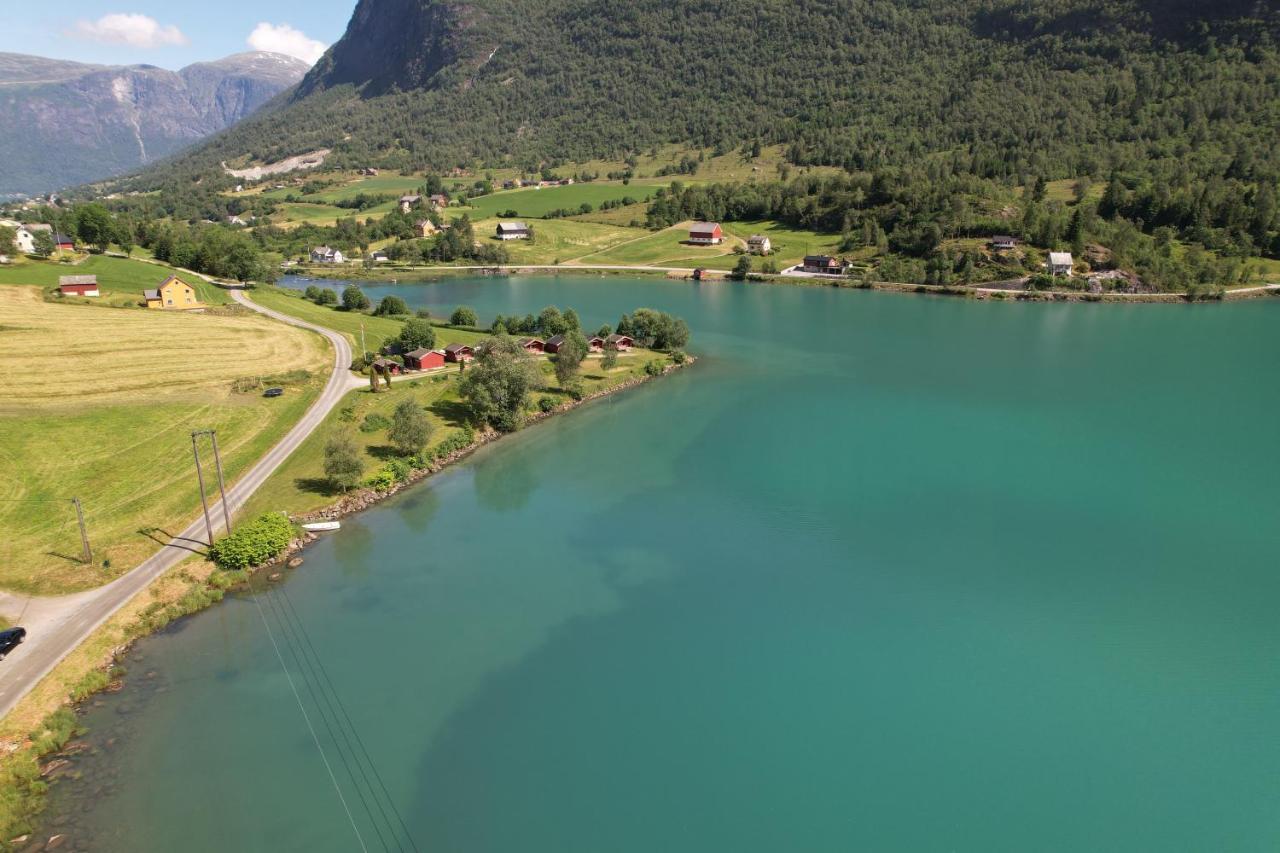 Loken Camping - Trivelig Og Idyllisk Ved Vannet Hotel Olden Buitenkant foto