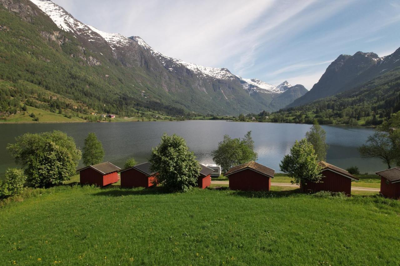 Loken Camping - Trivelig Og Idyllisk Ved Vannet Hotel Olden Buitenkant foto